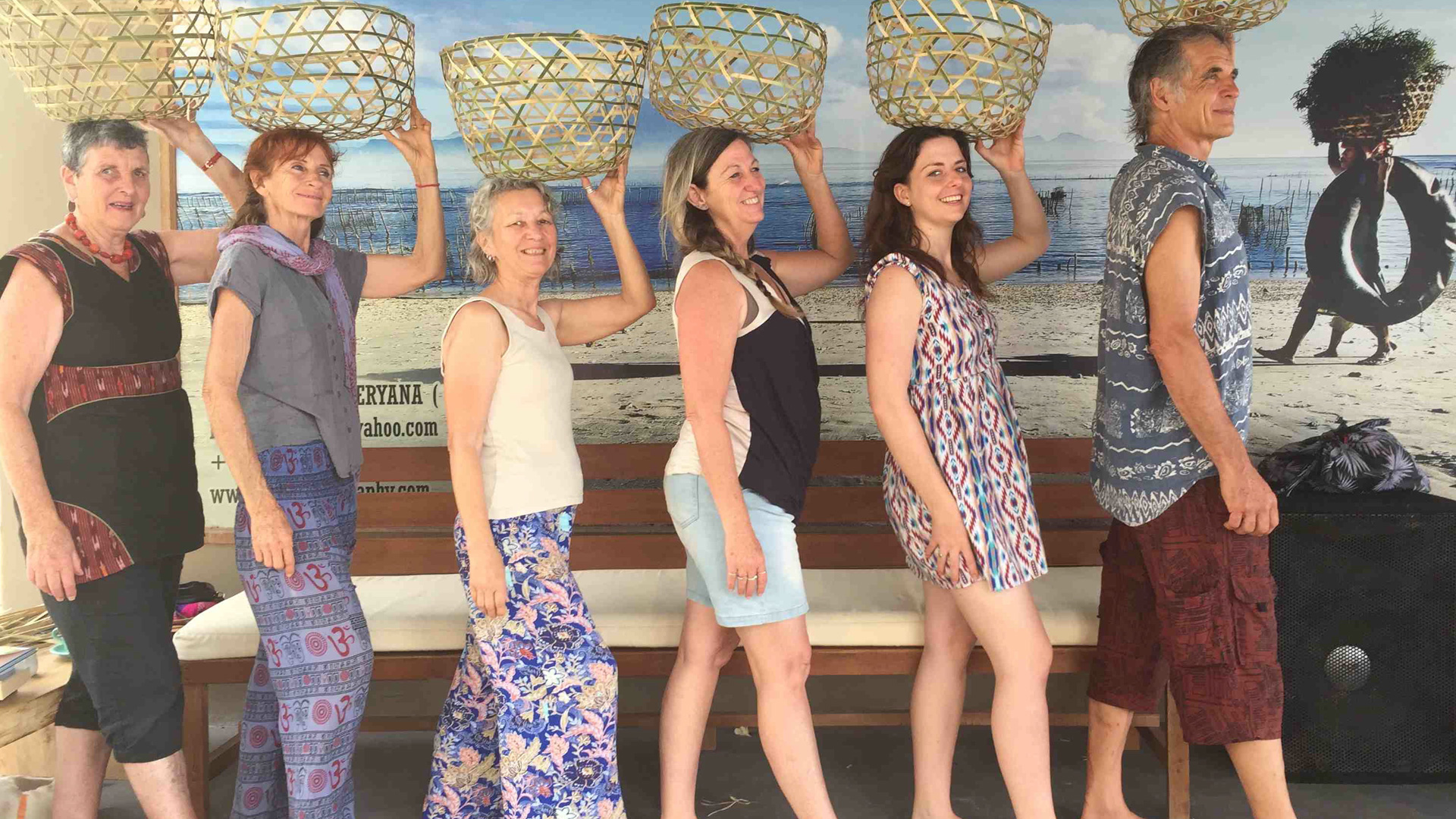 weaving_tour_to_bali